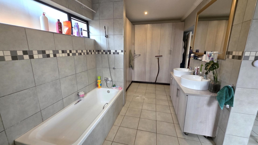 3 Bedroom Property for Sale in Seasons Lifestyle Estate North West